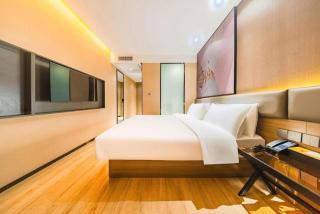 IU Hotels· Lanzhou Xike Station Huanghelou Branch - 1