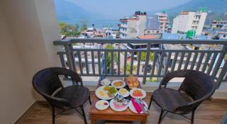 Hotel Pokhara Village & SPA - 7