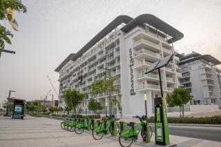 2BR Luxe Oasis - Masdar City Escape - 8