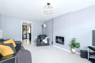 Maison Modern - Family-Friendly with Lovely Garden - Pass the Keys - 1