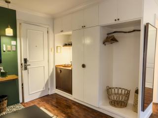 MiraNamin Nest GUMAMELA - Family Suite in Historic Home with Indoor Plunge Pool, Garden View, Pet-Friendly, Self-Service Breakfast - 2