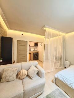 Modern & Cozy Studio Zone 4 - 6