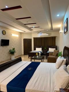 Capri Inn Guest House - 9