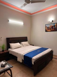 Capri Inn Guest House - 7