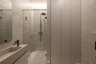 Premium Apartment with Panoramic City View - 8