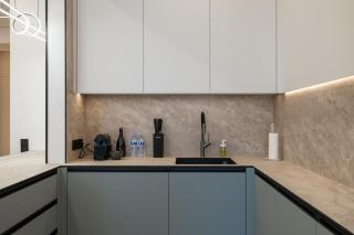 Premium Apartment with Panoramic City View - 7