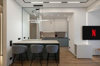 Premium Apartment with Panoramic City View - 8