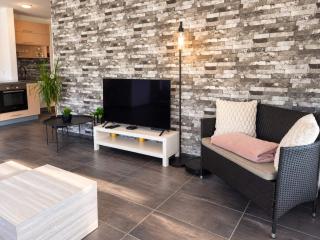 Highrise Horizon Penthouse - 8