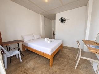 Camotes Hostel Resort Fan Rooms - 6