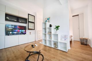 Velora Residence, Modern 2 room apartment, underground free parking, fast WI-FI, great location, Self check in, free cancelation - 0