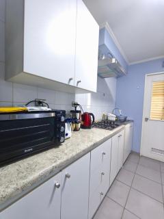Equipado , primer piso , estacionamiento y wifi - 1