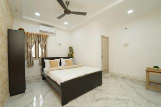 Blue Horizon 2BHK Nr Marina Beach Mylapore - 9