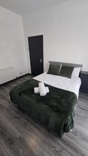 8 Guest Lovely home in Liverpool *NO GUEST FEE - 7