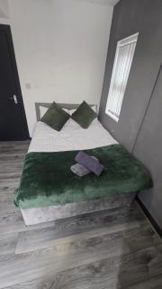 8 Guest Lovely home in Liverpool *NO GUEST FEE - 1