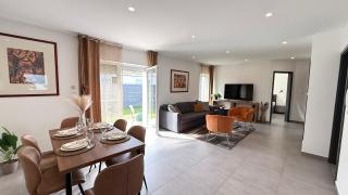 Local-Lux Garden Residence-12Guests-140m2-Free Parking - 7