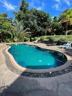 Room in a Cozy Home with Pool - 3