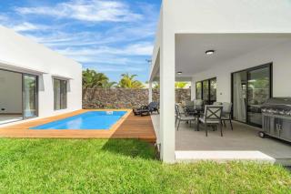 Villa Maela - Modern Pool Retreat in Balaclava - 4