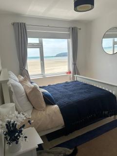 Beach Front Pebble & Seashell Apartments Jersey - 7