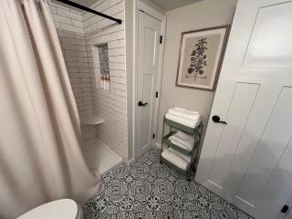 Newly Reno'd Studio Near Stony Brook University - 2