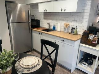 Newly Reno'd Studio Near Stony Brook University - 3