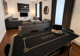 LiV MTL Chic Spacious 4BR Rooftop Suites Near Downtown - 6