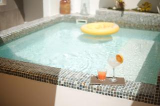 Coconuts - heated pool, kids, family & friends - 9