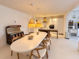 Chez Céleste - Luxueux appartement de 100 m2, design et aire de jeux - A proximité de la gare et de l'aéroport!! - 9