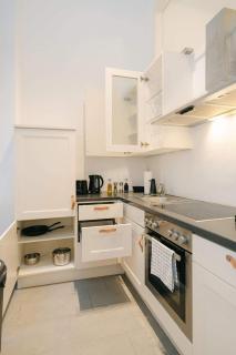 Cool 3BR close to city free parking - 6