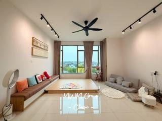 Kluang Tasik Indah Spacious Leisure Villa by MWM - 9