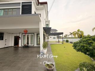 Kluang Tasik Indah Spacious Leisure Villa by MWM - 3