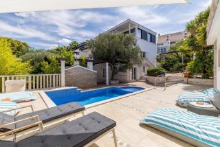 Seaside family friendly house with a swimming pool Sutivan, Brac - 25260 - 0