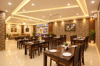 Hotel Royal D Capitol-Near Aerocity with Airport Pick or Drop - 4