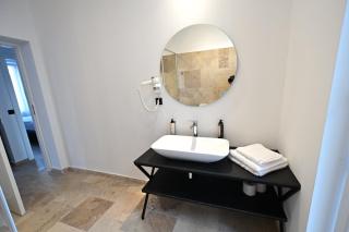Thomas Residence Apartments - 9