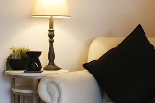 The Cottage - Stylish 2-bed retreat 5 minute drive to the beach - 4