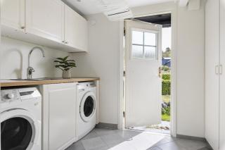 Sea Views, Jacuzzi and Beach Access, Sleeps 10 - 7