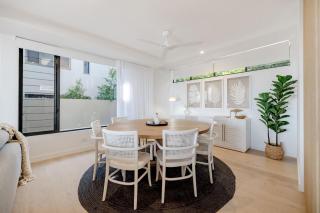 The Hamptons Lake House Noosa Heads Luxury House - 2