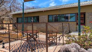 2 Authentic Mara Bush Cottages- Meals Included - 0