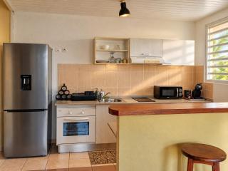 Appartement Cayenne Chic Design Élégant en Bois Tropical - 4