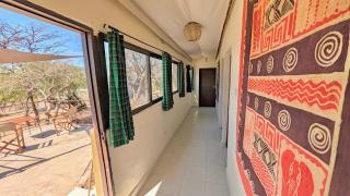 2 Authentic Mara Bush Cottages- Meals Included - 7