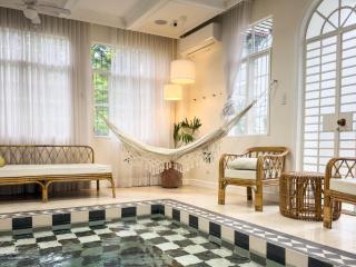 MiraNamin M A P I L I G - Private Suite in Historic Home with Unique View, Self-Service Breakfast, Indoor Plunge Pool, Rooftop, Shared Kitchen - 9