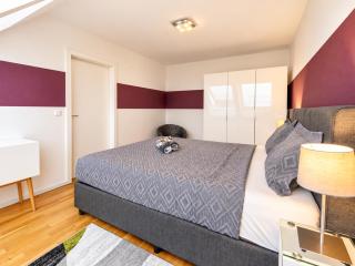 Modern Attic Apartment with Air conditioning near City Center - 7
