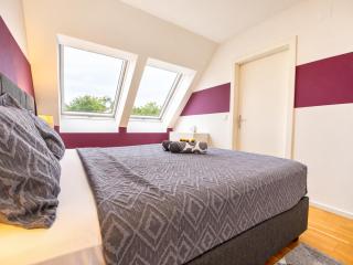 Modern Attic Apartment with Air conditioning near City Center - 3