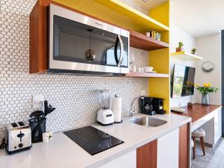 1BR 1BA in Singular Joy, best location in town - 3
