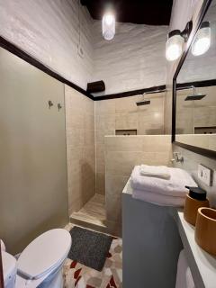 Inca Haus - Modern Studio with Free Parking - 1
