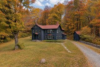 Hamlin House - Chic Farmhouse in Livingston Manor - 0