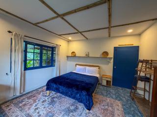 Azure Villa - 3BR - Private Garden&Great Location - 0