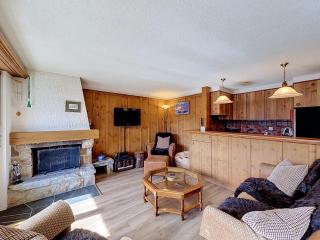 Madelia 218 Charming 2 Bedroom Apartment in Verbier with Mountain Views and Fireplace - 9