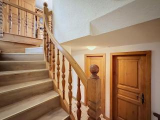 Madelia 218 Charming 2 Bedroom Apartment in Verbier with Mountain Views and Fireplace - 4