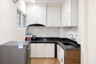 Peaceful Modern City Apartment - 6
