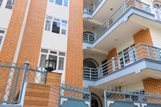 Peaceful Modern City Apartment - 3